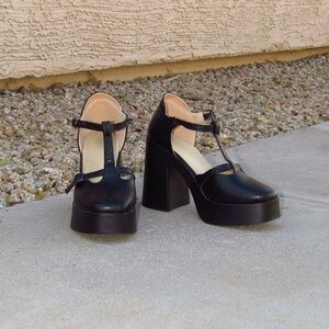 Size 5 Black Mary Jane heels